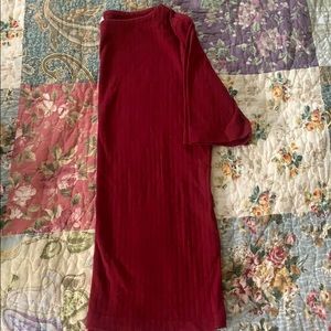 UNIQLO deep red top